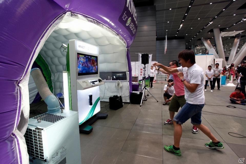 今が旬なお笑い芸人たちが日替わりで体験！YOSHIMOTO WONDER CAMPで開催された「Xbox 360 Kinect体験キャラバンイベント」続報の画像1