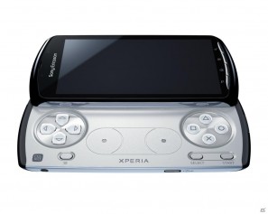 【TGS 2011】ソニー・エリクソン、初代「プレイステーション」タイトルが遊べる新機種「Xperia PLAY」を発表―「クラッシュ・バンディクー」「みんなのGOLF2」など5タイトルをプリインストールの画像31