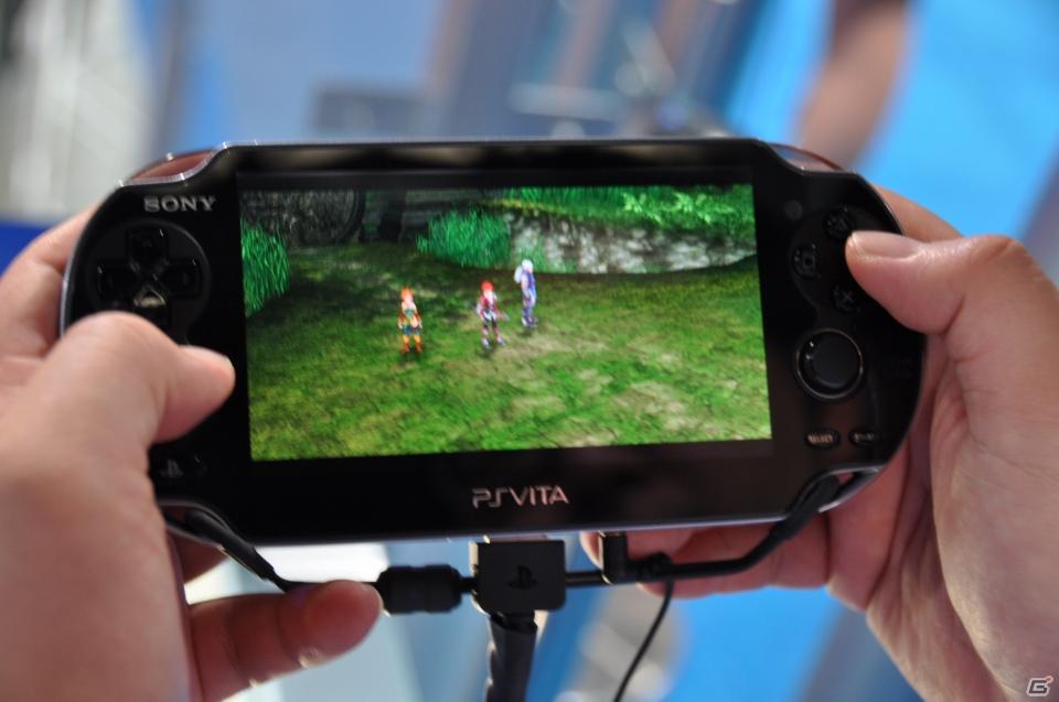 【TGS 2011】PSVitaタイトルをさわってみました。「麻雀格闘倶楽部」「ASPHALT」「王と魔王と7人の姫君たち」「テイルズ オブ イノセンスR」「イース～セルセタの樹海～」の画像126