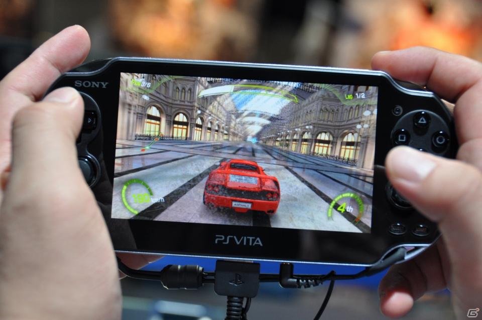 【TGS 2011】PSVitaタイトルをさわってみました。「麻雀格闘倶楽部」「ASPHALT」「王と魔王と7人の姫君たち」「テイルズ オブ イノセンスR」「イース～セルセタの樹海～」の画像27