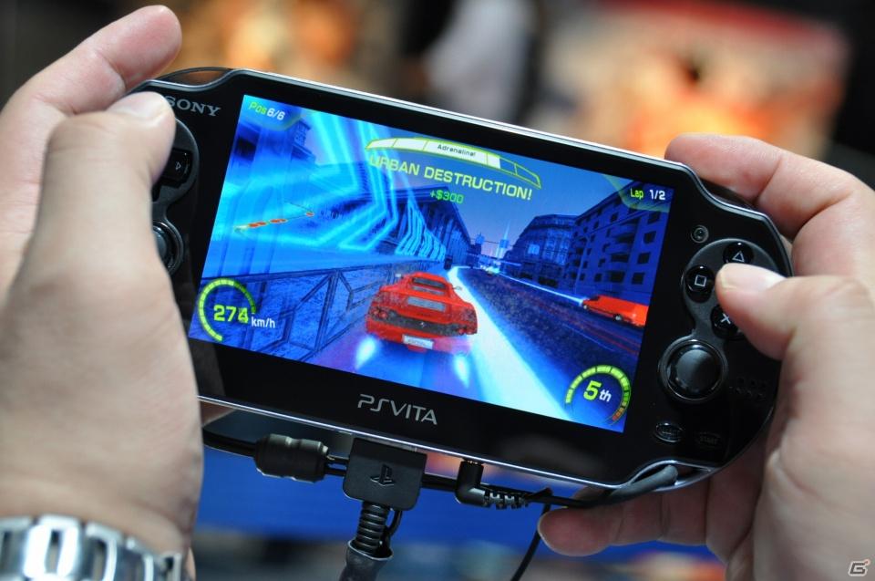 【TGS 2011】PSVitaタイトルをさわってみました。「麻雀格闘倶楽部」「ASPHALT」「王と魔王と7人の姫君たち」「テイルズ オブ イノセンスR」「イース～セルセタの樹海～」の画像31