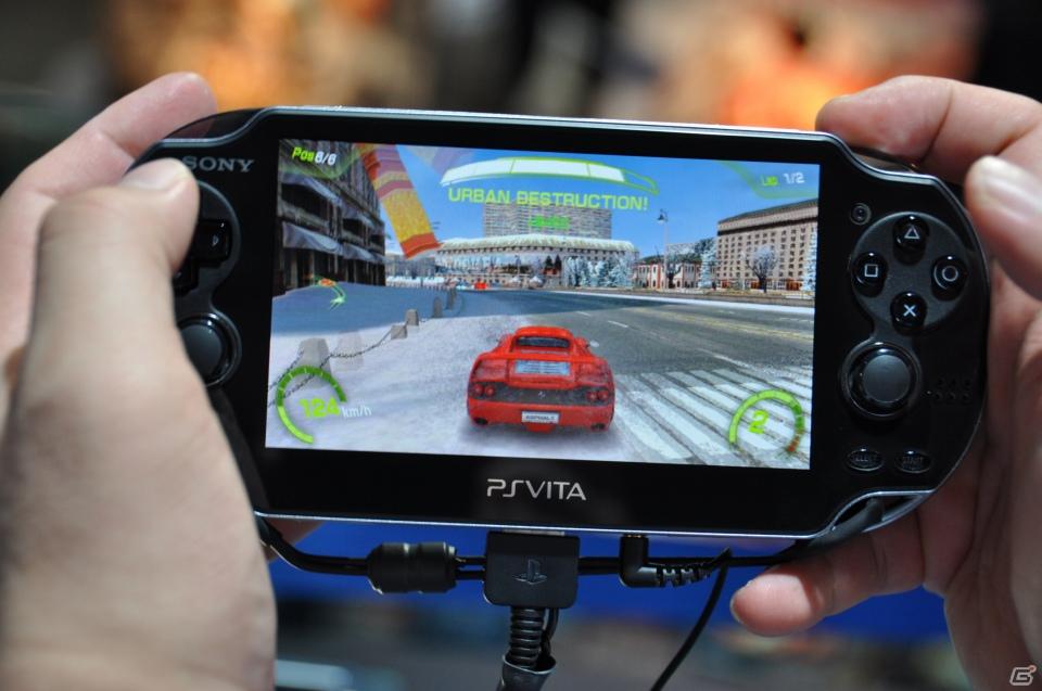 【TGS 2011】PSVitaタイトルをさわってみました。「麻雀格闘倶楽部」「ASPHALT」「王と魔王と7人の姫君たち」「テイルズ オブ イノセンスR」「イース～セルセタの樹海～」の画像44
