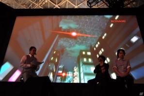 【TGS 2011】ゲストに遠藤綾さんと山口理恵さんを迎えてトーク＆ミニライブ＆実機デモプレイ実施。PSP「戦律のストラタス」スペシャルステージレポートの画像11