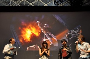【TGS 2011】ゲストに遠藤綾さんと山口理恵さんを迎えてトーク＆ミニライブ＆実機デモプレイ実施。PSP「戦律のストラタス」スペシャルステージレポートの画像142