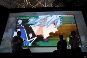【TGS 2011】ゲストに遠藤綾さんと山口理恵さんを迎えてトーク＆ミニライブ＆実機デモプレイ実施。PSP「戦律のストラタス」スペシャルステージレポートの画像40