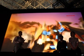 【TGS 2011】ゲストに遠藤綾さんと山口理恵さんを迎えてトーク＆ミニライブ＆実機デモプレイ実施。PSP「戦律のストラタス」スペシャルステージレポートの画像56