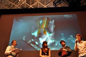 【TGS 2011】ゲストに遠藤綾さんと山口理恵さんを迎えてトーク＆ミニライブ＆実機デモプレイ実施。PSP「戦律のストラタス」スペシャルステージレポートの画像97