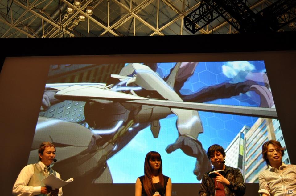 【TGS 2011】ゲストに遠藤綾さんと山口理恵さんを迎えてトーク＆ミニライブ＆実機デモプレイ実施。PSP「戦律のストラタス」スペシャルステージレポートの画像110
