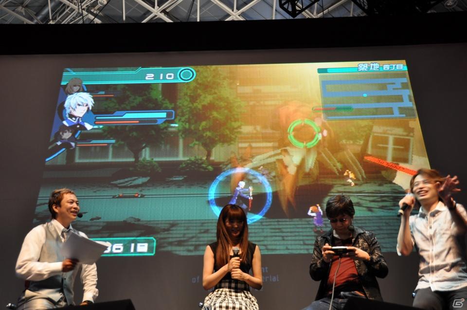 【TGS 2011】ゲストに遠藤綾さんと山口理恵さんを迎えてトーク＆ミニライブ＆実機デモプレイ実施。PSP「戦律のストラタス」スペシャルステージレポートの画像138