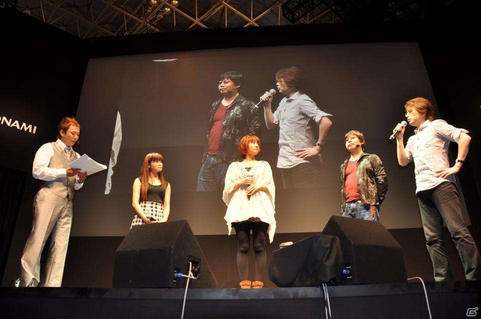 【TGS 2011】ゲストに遠藤綾さんと山口理恵さんを迎えてトーク＆ミニライブ＆実機デモプレイ実施。PSP「戦律のストラタス」スペシャルステージレポートの画像148