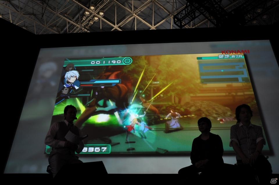 【TGS 2011】ゲストに遠藤綾さんと山口理恵さんを迎えてトーク＆ミニライブ＆実機デモプレイ実施。PSP「戦律のストラタス」スペシャルステージレポートの画像43