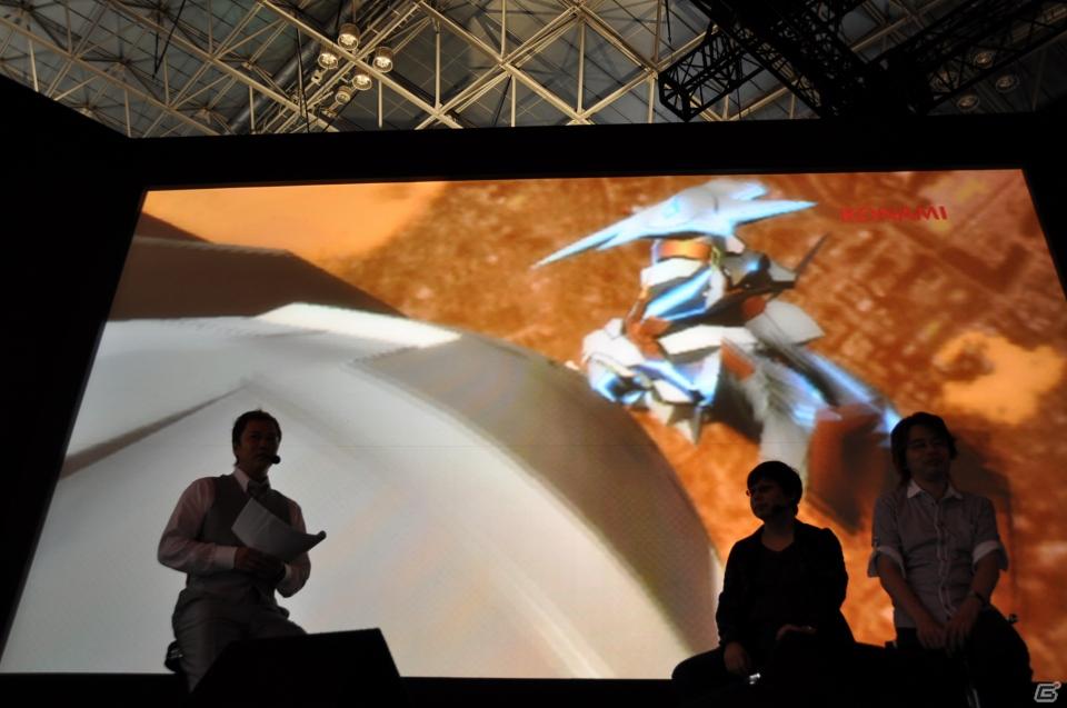 【TGS 2011】ゲストに遠藤綾さんと山口理恵さんを迎えてトーク＆ミニライブ＆実機デモプレイ実施。PSP「戦律のストラタス」スペシャルステージレポートの画像57