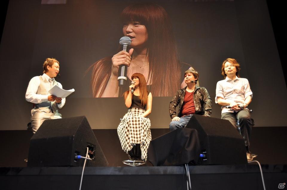 【TGS 2011】ゲストに遠藤綾さんと山口理恵さんを迎えてトーク＆ミニライブ＆実機デモプレイ実施。PSP「戦律のストラタス」スペシャルステージレポートの画像72