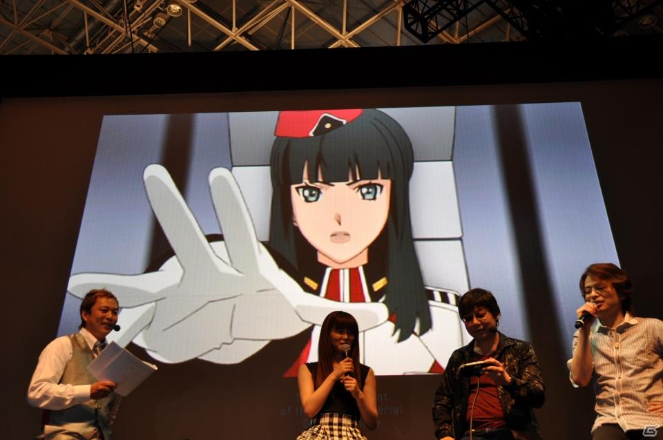 【TGS 2011】ゲストに遠藤綾さんと山口理恵さんを迎えてトーク＆ミニライブ＆実機デモプレイ実施。PSP「戦律のストラタス」スペシャルステージレポートの画像87