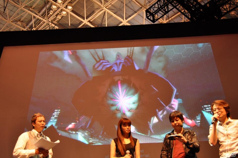 【TGS 2011】ゲストに遠藤綾さんと山口理恵さんを迎えてトーク＆ミニライブ＆実機デモプレイ実施。PSP「戦律のストラタス」スペシャルステージレポートの画像99