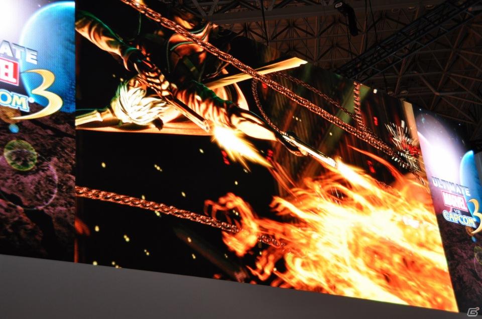 【TGS 2011】バージル、そしてアイアンフィストが参戦決定！デモプレイでは会場からの挑戦者にバージルでボコられるNeo_G！？「ULTIMATE MARVEL VS.CAPCOM 3」スペシャルステージレポの画像3