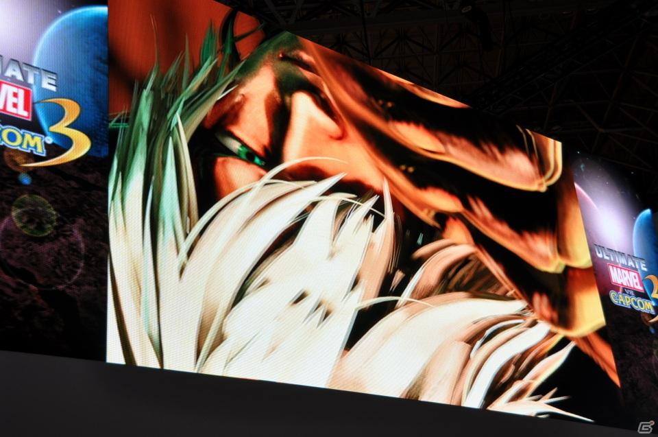 【TGS 2011】バージル、そしてアイアンフィストが参戦決定！デモプレイでは会場からの挑戦者にバージルでボコられるNeo_G！？「ULTIMATE MARVEL VS.CAPCOM 3」スペシャルステージレポの画像4