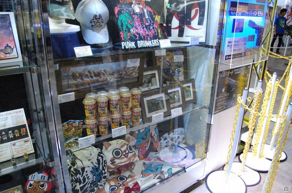 【TGS 2011】フィギュアから抱き枕まで！ゲームグッズ満載の物販コーナーレポートの画像10