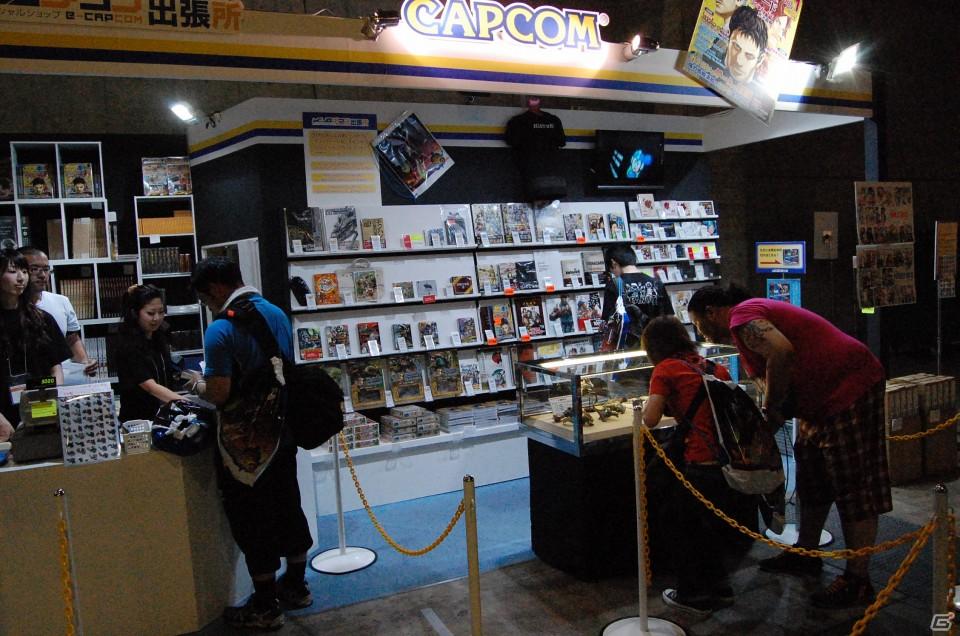 【TGS 2011】フィギュアから抱き枕まで！ゲームグッズ満載の物販コーナーレポートの画像11