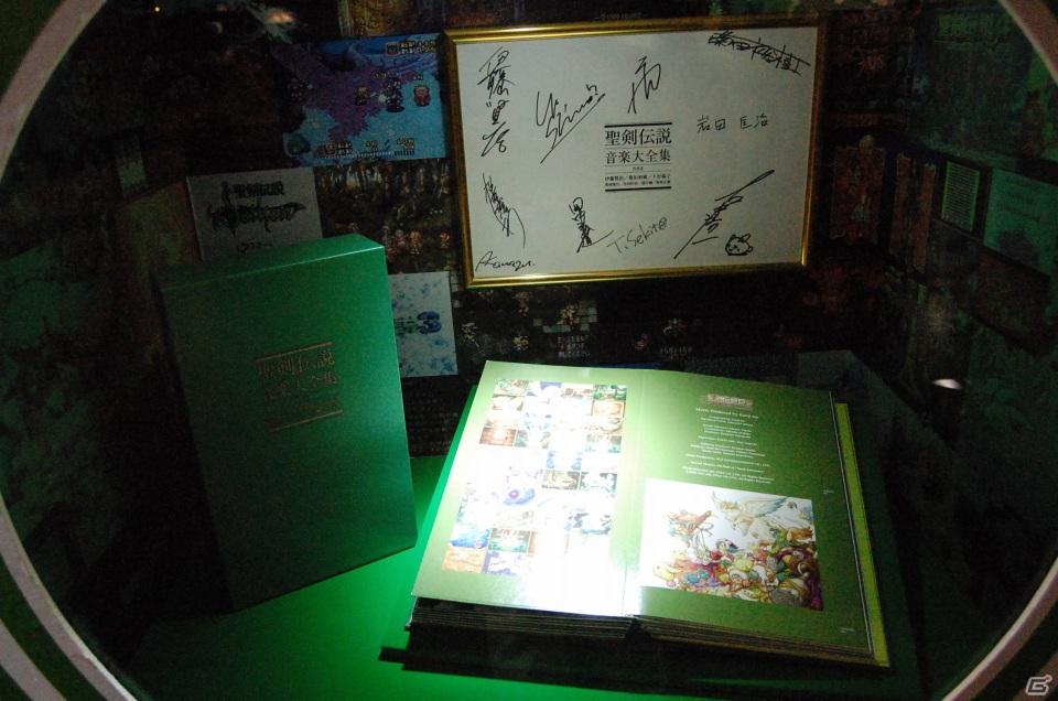 【TGS 2011】フィギュアから抱き枕まで！ゲームグッズ満載の物販コーナーレポートの画像19
