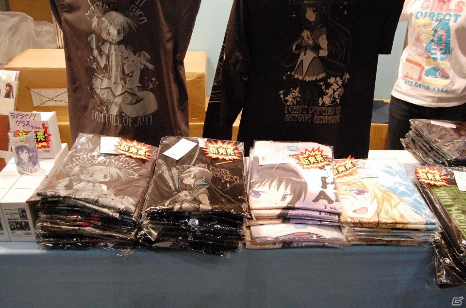 【TGS 2011】フィギュアから抱き枕まで！ゲームグッズ満載の物販コーナーレポートの画像26