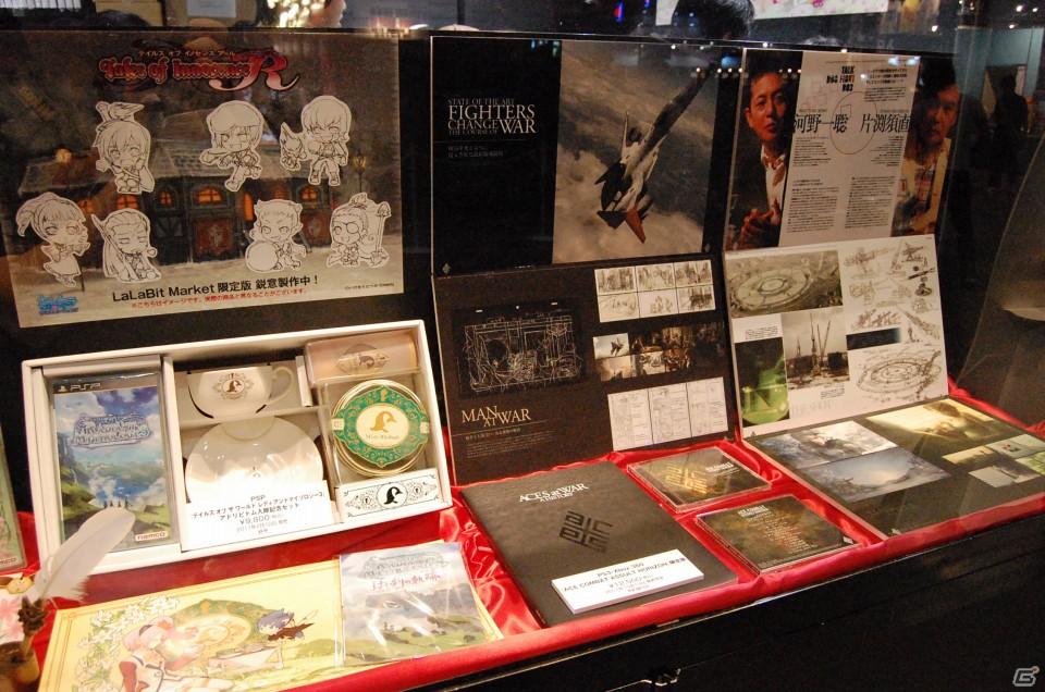 【TGS 2011】フィギュアから抱き枕まで！ゲームグッズ満載の物販コーナーレポートの画像3