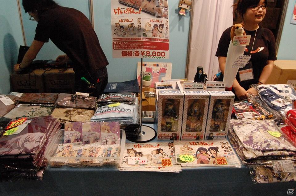 【TGS 2011】フィギュアから抱き枕まで！ゲームグッズ満載の物販コーナーレポートの画像30