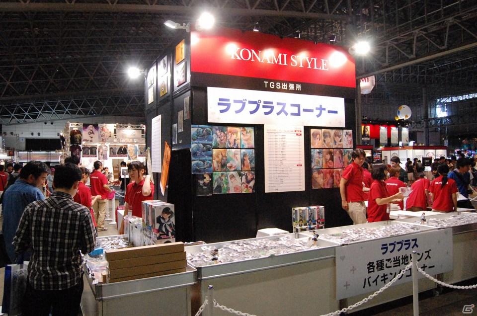 【TGS 2011】フィギュアから抱き枕まで！ゲームグッズ満載の物販コーナーレポートの画像38