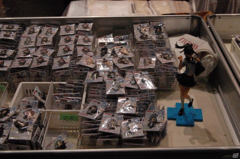 【TGS 2011】フィギュアから抱き枕まで！ゲームグッズ満載の物販コーナーレポートの画像40