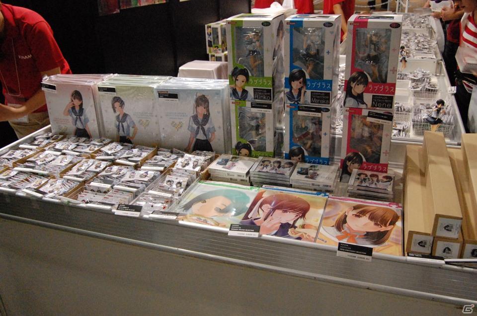 【TGS 2011】フィギュアから抱き枕まで！ゲームグッズ満載の物販コーナーレポートの画像41