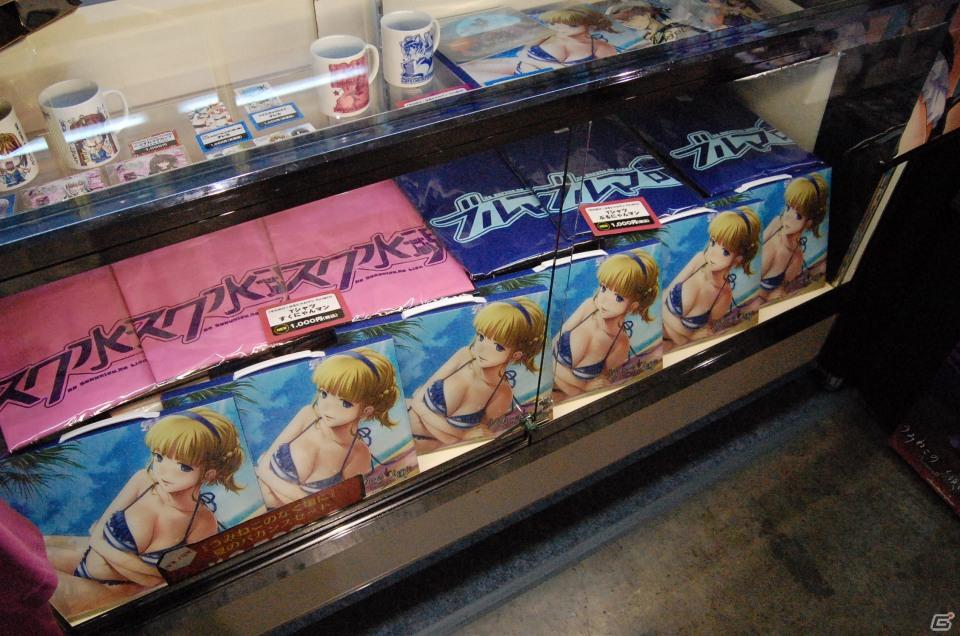 【TGS 2011】フィギュアから抱き枕まで！ゲームグッズ満載の物販コーナーレポートの画像47
