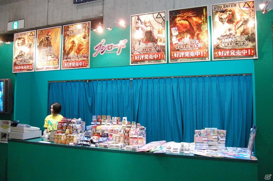 【TGS 2011】フィギュアから抱き枕まで！ゲームグッズ満載の物販コーナーレポートの画像48