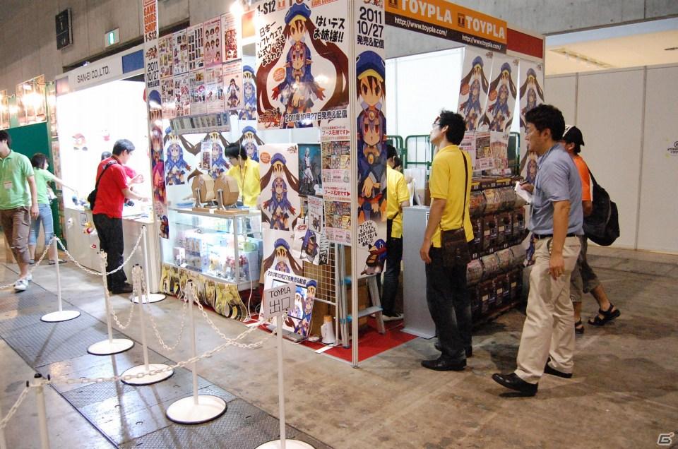 【TGS 2011】フィギュアから抱き枕まで！ゲームグッズ満載の物販コーナーレポートの画像52