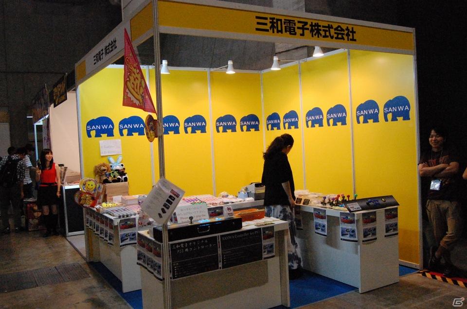 【TGS 2011】フィギュアから抱き枕まで！ゲームグッズ満載の物販コーナーレポートの画像59