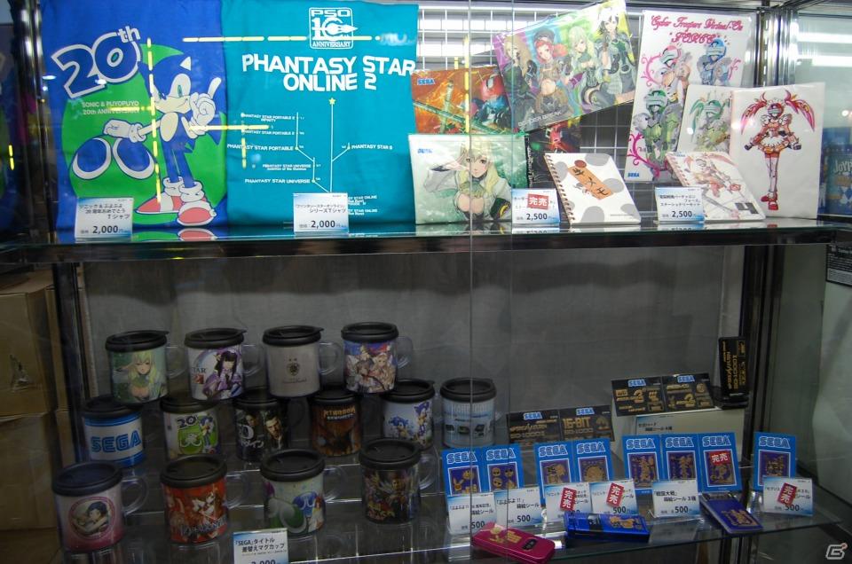 【TGS 2011】フィギュアから抱き枕まで！ゲームグッズ満載の物販コーナーレポートの画像77