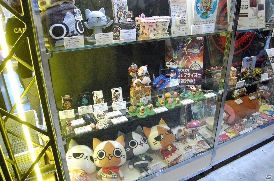【TGS 2011】フィギュアから抱き枕まで！ゲームグッズ満載の物販コーナーレポートの画像8