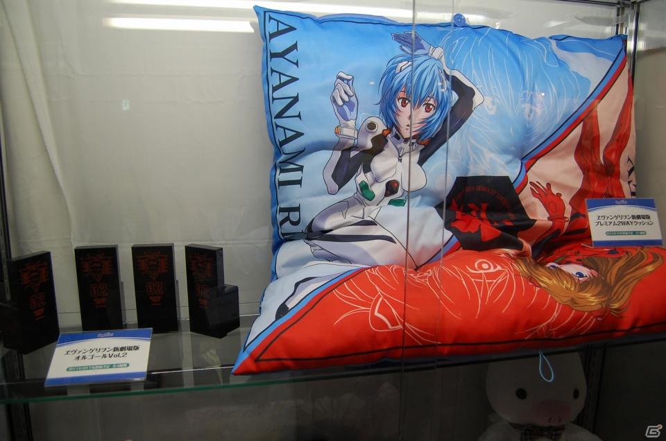 【TGS 2011】フィギュアから抱き枕まで！ゲームグッズ満載の物販コーナーレポートの画像82