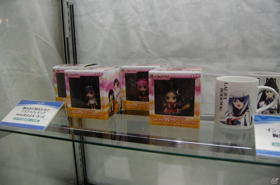 【TGS 2011】フィギュアから抱き枕まで！ゲームグッズ満載の物販コーナーレポートの画像88
