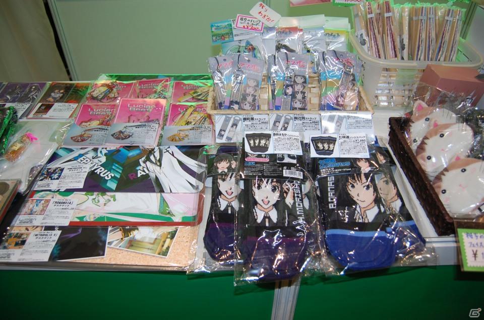 【TGS 2011】フィギュアから抱き枕まで！ゲームグッズ満載の物販コーナーレポートの画像99