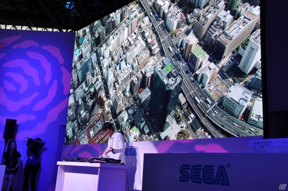 【TGS 2011】ゲストに「sasakure.UK」氏を招いてライヴアクトを繰り広げる！PSP「セブンスドラゴン2020」スペシャルステージにはたくさんのファンが集うの画像49