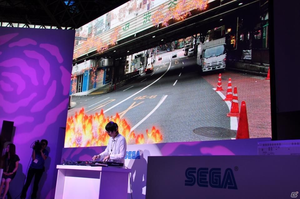【TGS 2011】ゲストに「sasakure.UK」氏を招いてライヴアクトを繰り広げる！PSP「セブンスドラゴン2020」スペシャルステージにはたくさんのファンが集うの画像51