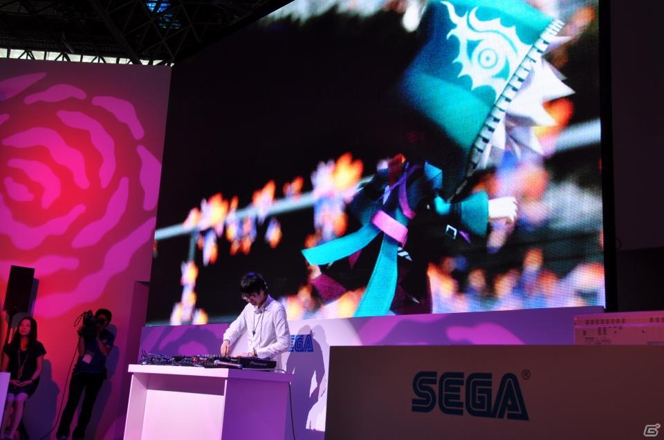【TGS 2011】ゲストに「sasakure.UK」氏を招いてライヴアクトを繰り広げる！PSP「セブンスドラゴン2020」スペシャルステージにはたくさんのファンが集うの画像53
