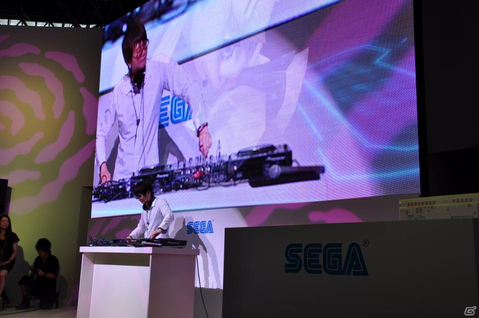 【TGS 2011】ゲストに「sasakure.UK」氏を招いてライヴアクトを繰り広げる！PSP「セブンスドラゴン2020」スペシャルステージにはたくさんのファンが集うの画像56