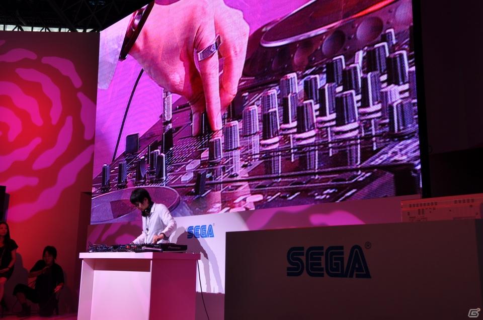 【TGS 2011】ゲストに「sasakure.UK」氏を招いてライヴアクトを繰り広げる！PSP「セブンスドラゴン2020」スペシャルステージにはたくさんのファンが集うの画像57