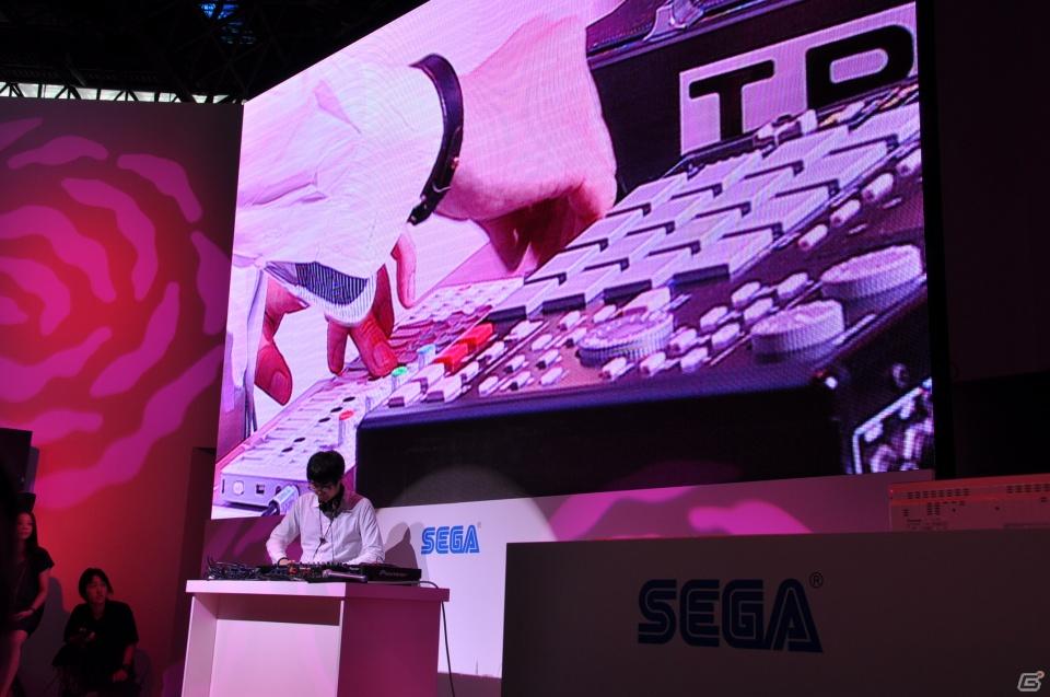 【TGS 2011】ゲストに「sasakure.UK」氏を招いてライヴアクトを繰り広げる！PSP「セブンスドラゴン2020」スペシャルステージにはたくさんのファンが集うの画像58