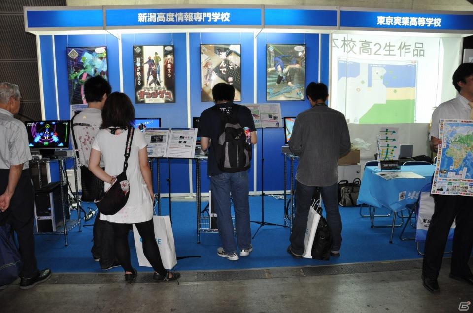 【TGS 2011】試遊台やイラスト展示など学生の作品を展示したゲームスクールコーナーレポートの画像2