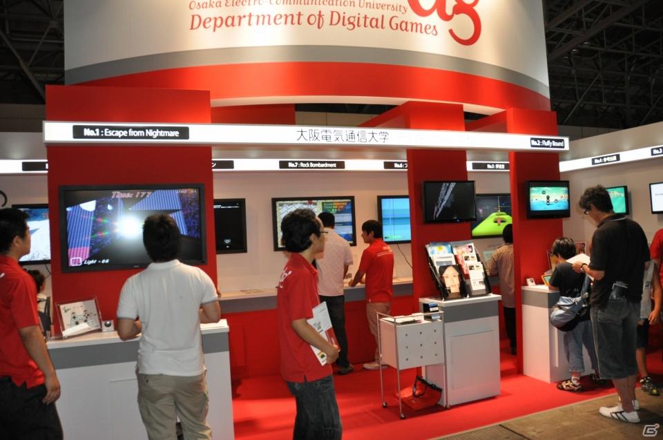 【TGS 2011】試遊台やイラスト展示など学生の作品を展示したゲームスクールコーナーレポートの画像23