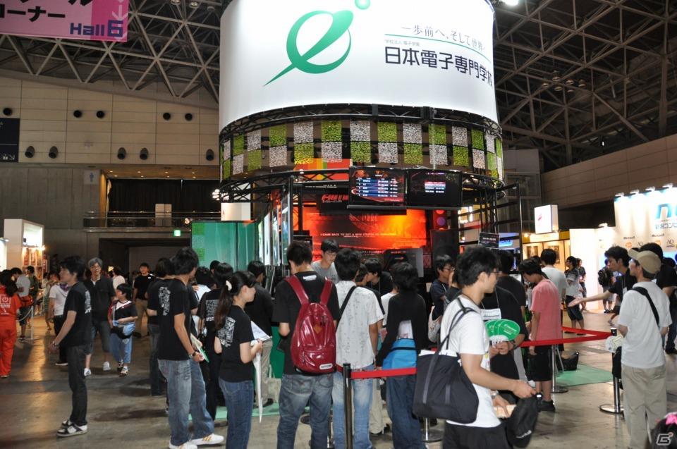 【TGS 2011】試遊台やイラスト展示など学生の作品を展示したゲームスクールコーナーレポートの画像25