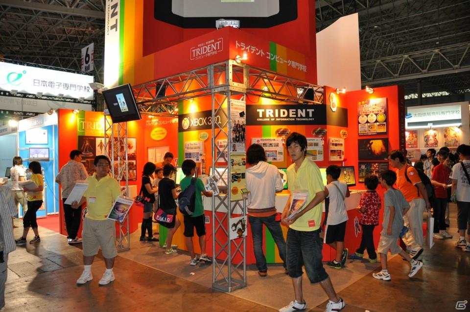 【TGS 2011】試遊台やイラスト展示など学生の作品を展示したゲームスクールコーナーレポートの画像29