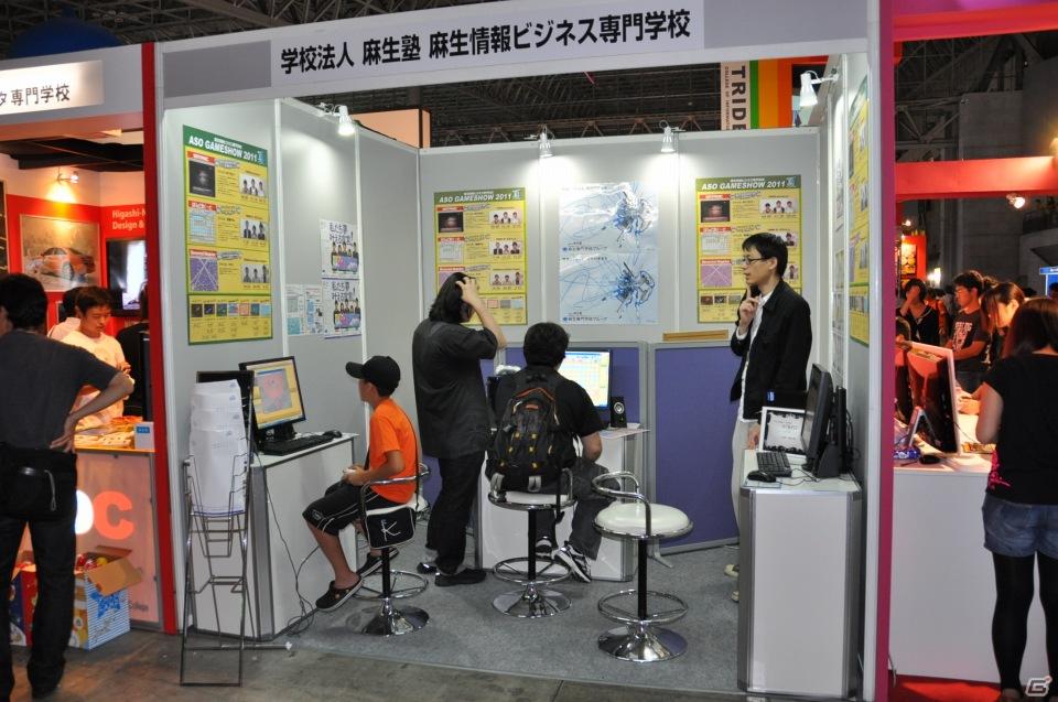 【TGS 2011】試遊台やイラスト展示など学生の作品を展示したゲームスクールコーナーレポートの画像36